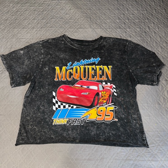 PIXAR DISNEY LIGHTNING MCQUEEN JUNIORS WOMEN CROP TOP SHIRT - Picture 1 of 6